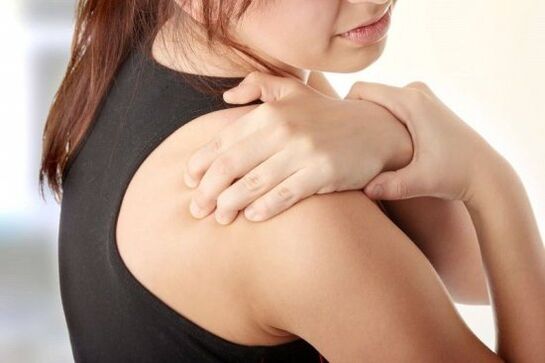 Servikal osteokondroz ile sırt ağrısı